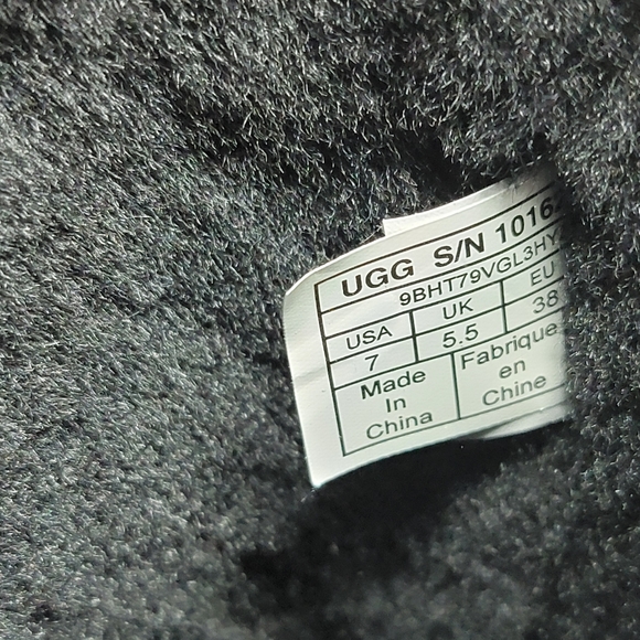 UGG Australia Women's Classic Short II Boot Style 1016223 - Picture 9 of 11